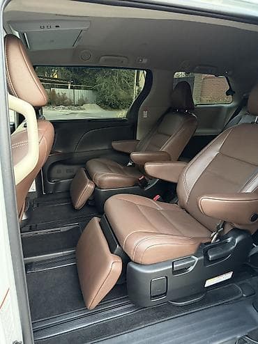 Toyota Sienna: 2018 г., 3.5 л, Автомат, Бензин, Минивэн — 9