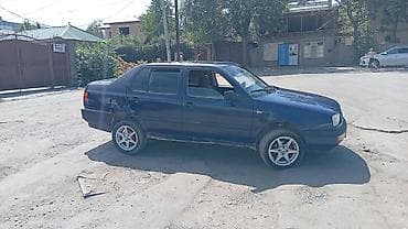 infinity g35: Volkswagen Vento: 1994 г., 1.8 л, Механика, Бензин, Седан — 4