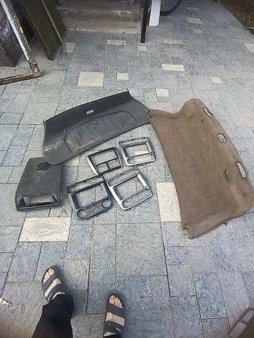 Набор салонных деталей для автомобиля: - Обшивка/полка багажника at lalafo.kg Набор салонных деталей для автомобиля: - Обшивка/полка багажника