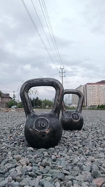 Советские гири с длинной ручкой. Продаю только парой. Цена — 1