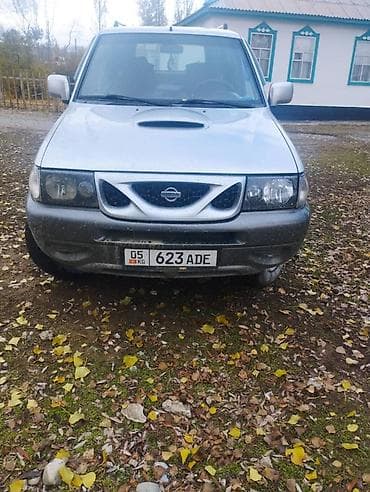 Унаа сатуу: Nissan Terrano II: 2002 г., 2.7 л, Кол менен иштөөчү, Дизель, Жол тандабас — 1