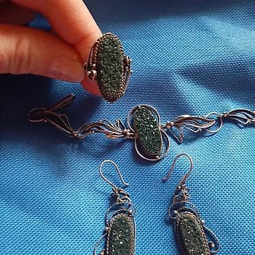 минералы: Набор украшений с природным камнем в темно‑зеленом оттенке (друза) в — 1