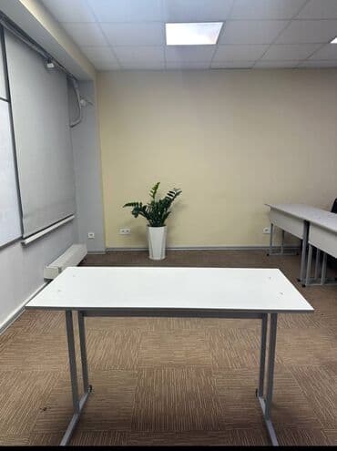 доска для школу: СРОЧНО ПРОДАЮ !!! Предвижная школьная доска на стойке, Стулья и столы — 3