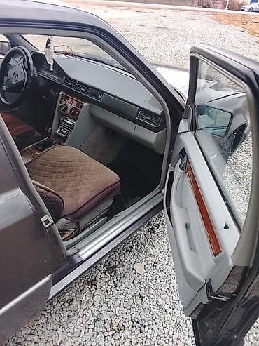 машина мерс с: Mercedes-Benz W124: 1993 г., 2.2 л, Механика, Бензин, Седан — 6
