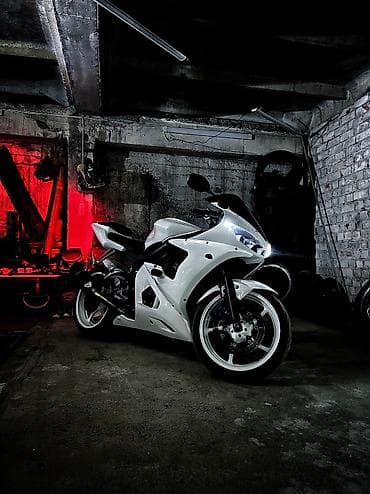 Продаю или меня на авто Yamaha R6 2004 год 600 куб Без вложений