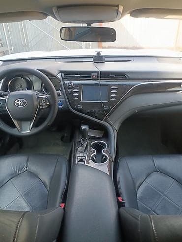 Toyota Camry: 2018 г., 2.5 л, Вариатор, Гибрид, Седан — 5