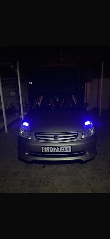 хонда степвагон 1: Honda Stream: 2001 г., Автомат, Бензин, Универсал — 3