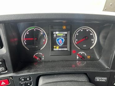 машина грузовая: Тягач, Scania, Тентованный — 9