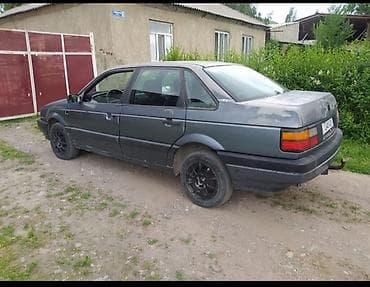 aion v plus 2022: Volkswagen Passat: 1988 г., 1.8 л, Механика, Бензин, Седан — 2