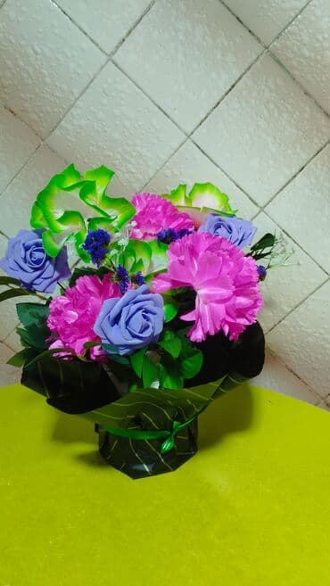 красные розы: Продам цветочную композицию из искусственных цветов в декоративной — 8