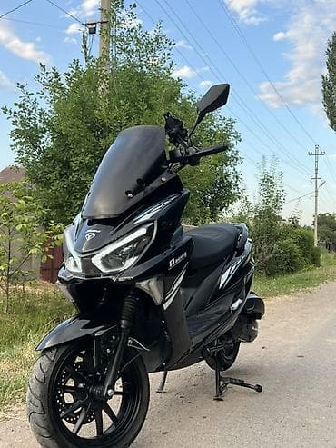 Мототехника: Продам макси-скутер 200 куб. см, инжектор, 2026 года выпуска. Срочно — 1