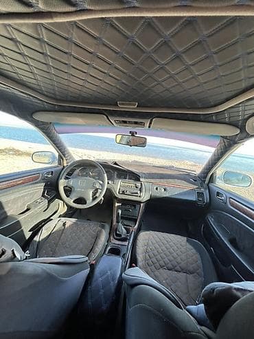 Honda Accord: 2001 г., 2.3 л, Ручные, Бензин, Седан