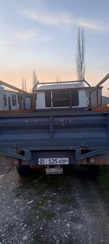 бишкек мотоцикл: Жеңил жүк ташуучу унаа, Mercedes-Benz, Стандарт — 4