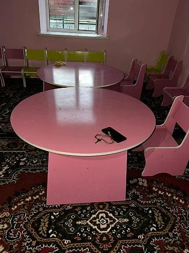 Столдор: Продаётся 3-х этажный кровать 10 тыс, стол 3 тыс стулья 500с есть торг — 3