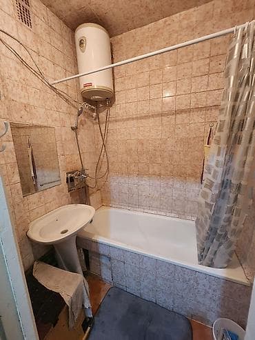 3: 3 комнаты, 70 м², 106 серия, 1 этаж, Требуется ремонт — 9