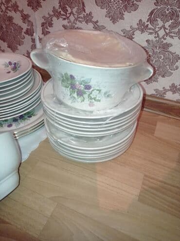 купить столик для кормления: Сервиз столовый . СССР. 60 предметов. Новый в упаковке. На 12 — 5
