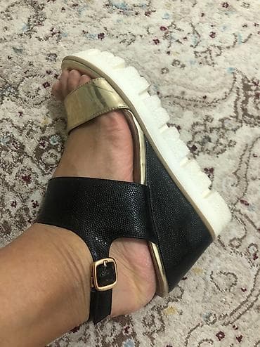 Покупала в МИА оригинал Состояние новое 10/10 Одевала только пару раз