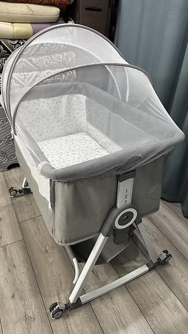 москитные сетки бу: Детская приставная кроватка, Б/у, С колесиками, цвет - Серый — 2