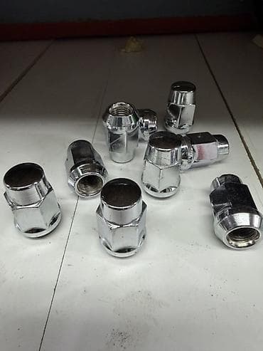Комплект хромированных колесных гаек для легкосплавных дисков 20 штук