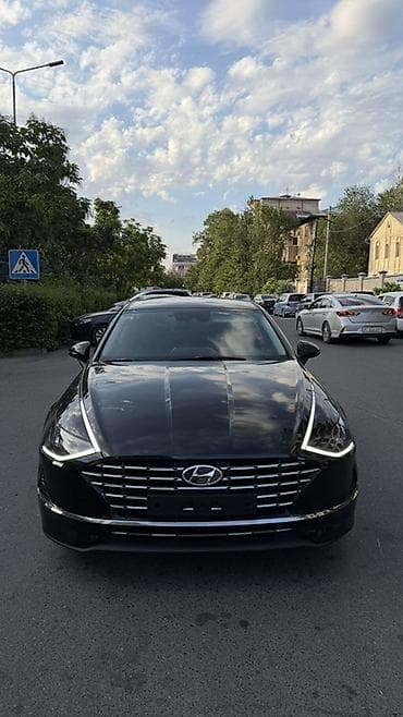 Hyundai Sonata: 2022 г., 2 л, Автомат, Гибрид, Седан