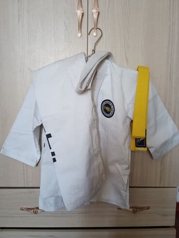 белый пояс: Продаю кимоно для таэеквондо за 1300 сом, вместе с желтым поясом — 1