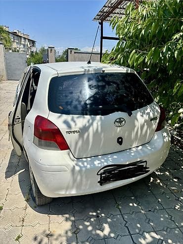 vitz platz: Toyota Yaris: 2008 г., 1.3 л, Механика, Бензин, Универсал — 3