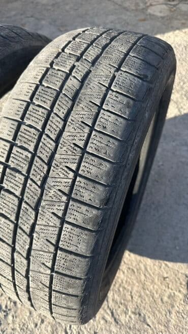 купить резину r17: Продаю Пара автомобильных шин, зимний в среднем состоянии на сезон — 2