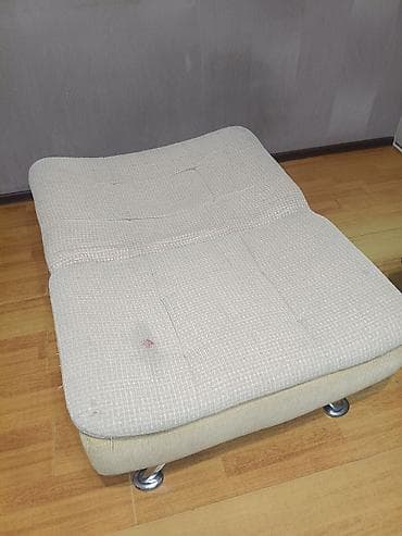 Прямые диваны: Прямой диван, Б/у — 4