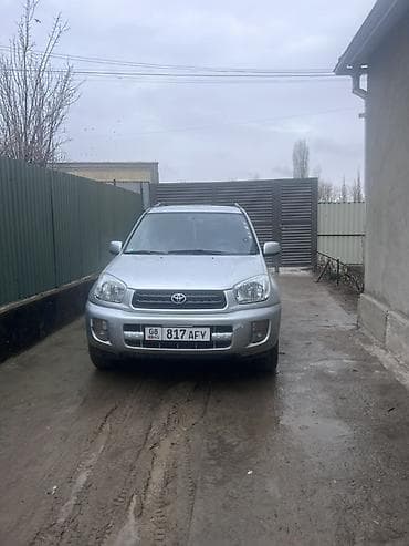 70 сом: Toyota RAV4: 2003 г., 1.8 л, Кол менен иштөөчү, Бензин, Кроссовер — 2