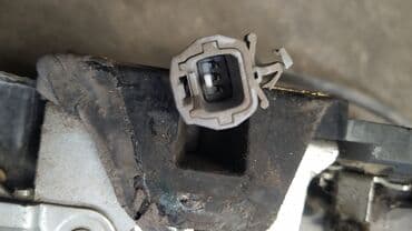 сигнализация с автозапуском и турботаймером: Toyota Land Cruiser 100 центральный замок, Тойота Ленд Крузер 100 — 3