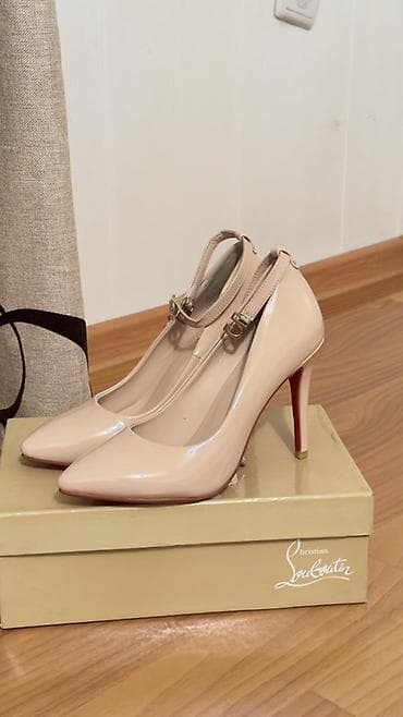 туфлий: Туфли, 37, Christian Louboutin, Новый, цвет - Бежевый — 2