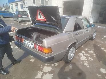 с авто: Mercedes-Benz 190: 1990 г., 1.8 л, Механика, Бензин, Седан — 5