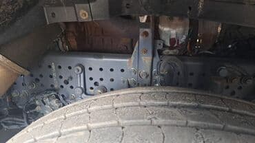 коневоз прицеп: Тягач, Mercedes-Benz, 2013 г., Тентованный — 10