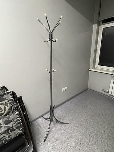 Вешалки: Срочно продаю Напольная вешалка для одежды — 1