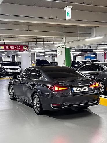 leksus gs 300: Lexus ES: 2022 г., 2.5 л, Автомат, Гибрид, Седан — 5