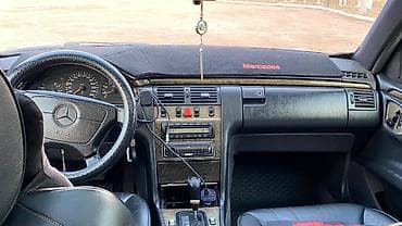 Mercedes-Benz E-Class: 1996 г., 3.2 л, Автомат, Бензин, Седан — 7