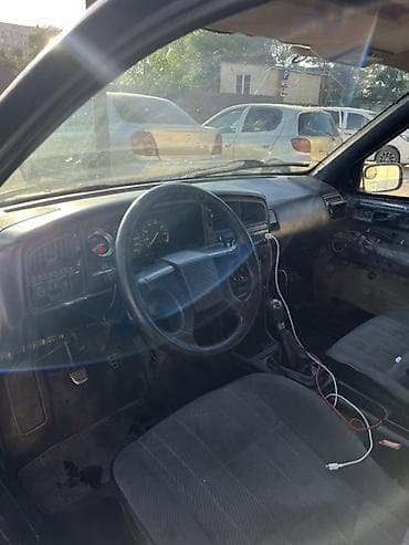 бампер w24: Volkswagen Passat: 1993 г., 1.8 л, Механика, Бензин, Универсал — 9