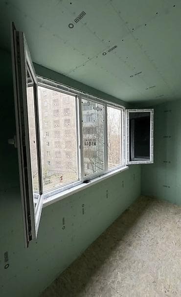 обшивка домов: Выносной балкон с панорамным остеклением и облицовкой сайдингом - — 3