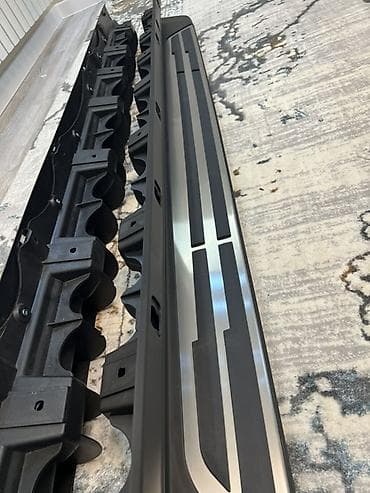 Автозапчасти: Наружные накладки порогов Toyota, 2021 г., Новый, Оригинал — 4