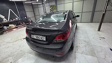 Транспорт: Hyundai Solaris: 2012 г., 1.6 л, Кол менен иштөөчү, Бензин, Седан — 7