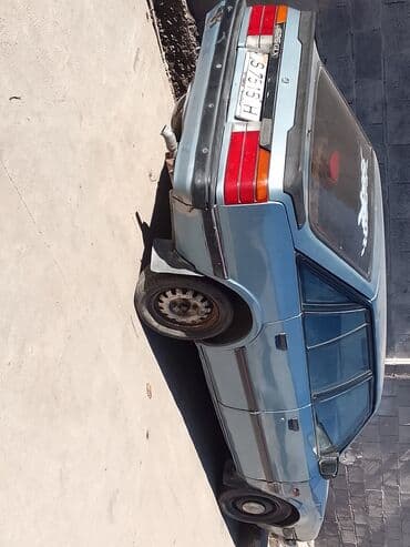 срочно продаю в связи с переездом: Mazda 626: 1985 г., Универсал — 5