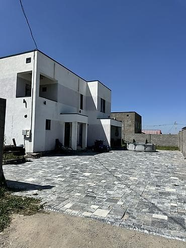 Дом в селе Байтик, вип городок Давос с отдельным участком и мощёной