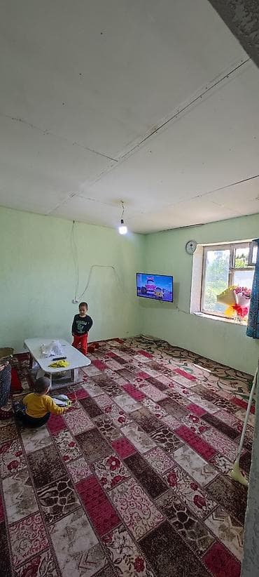 Продажа домов: Продаю дом в селе Беловодское ул Крупская выше трассы. 8 соток по — 4