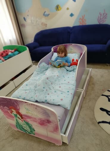 кровать надувная: Детская кровать с бортиками и выдвижными ящиками для хранения — 1