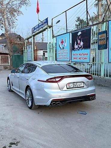 Kia Stinger: 2017 г., 2 л, Автомат, Бензин, Лифтбек — 6