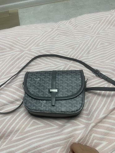 Сумкалар: Сумка через плечо Goyard (серый) - Компактная кросс-боди с фирменным — 1