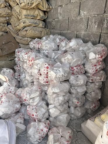 белые камушки: Известняковый щебень/камень белого цвета в фасовке. Описание: - — 1