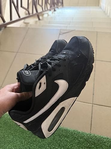 atom total: Кроссовки Nike Air Max, классическая модель в черно‑белом цвете — 3