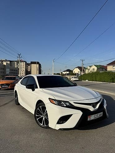Toyota Camry: 2018 г., 2.5 л, Автомат, Бензин, Седан