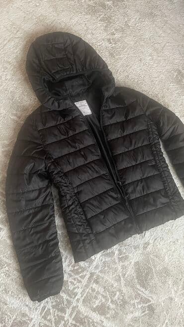 Куртка, размер S-М подростковая на 11-12-13 лет Чёрная стёганая